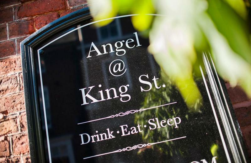 Angel @ Kingst Hotel Нътсфорд Екстериор снимка
